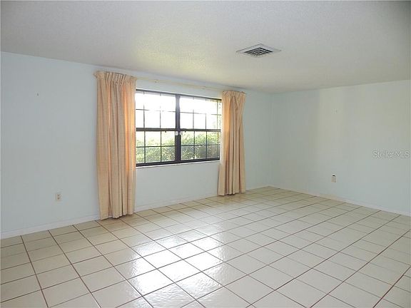 5th image of 22115 Lockport Ave