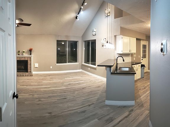 4th image of 1401 Waterford Dr