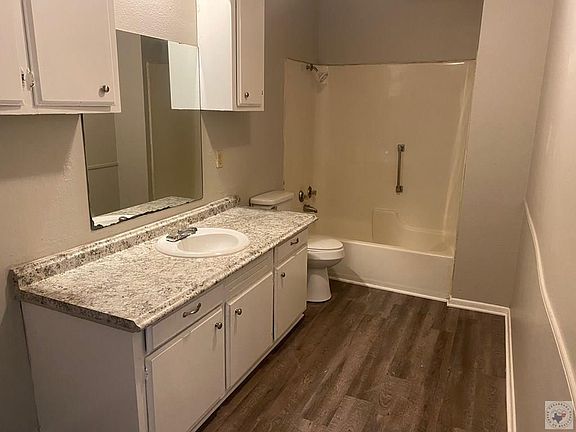 5th image of 3408 Rice St #A