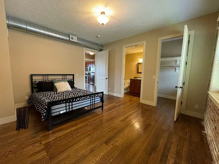 2934 Leavenworth St — Photo 108
