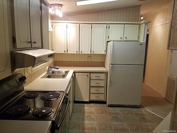 3rd image of 802 Oak Blvd