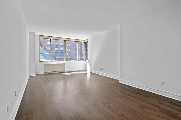 Rented by Level Group | media 9