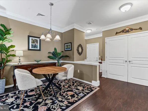 521 Creekside Dr, Brookhaven, PA 19015