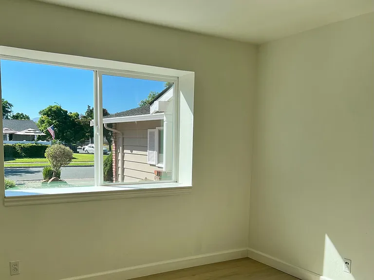 4987 Northlawn Dr — Photo 8