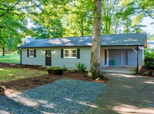 6560 Skylark Rd, Pfafftown, NC 27040