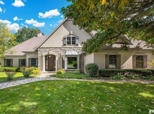 9522 N Oakforest Ct, Peoria, IL 61615