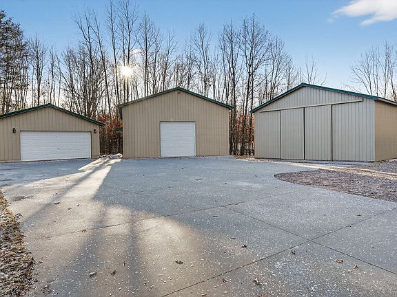 5th image of 5717 Maple Ridge Rd