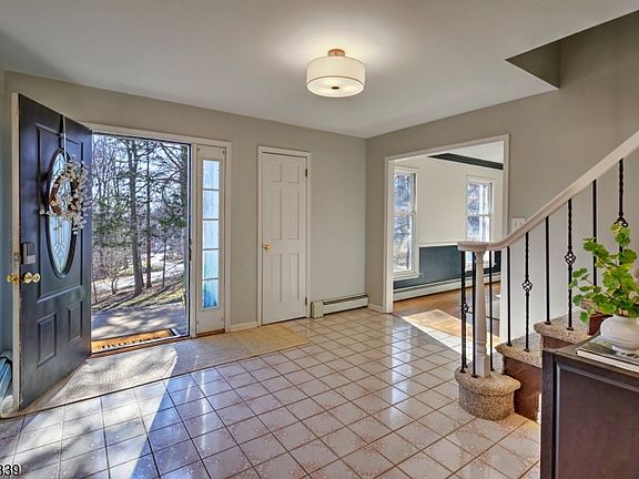 5th image of 6 Rock Spring Rd