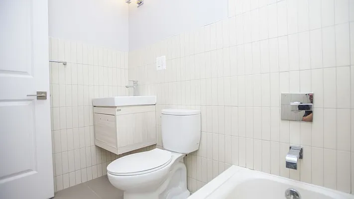 Rented by Nooklyn NYC LLC | media 25