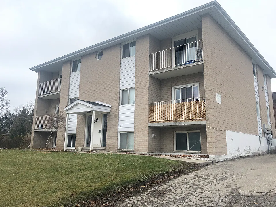 595 Silverbirch Rd #4