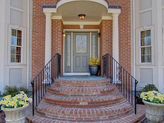 3rd image of 5 Beech Crest Rd