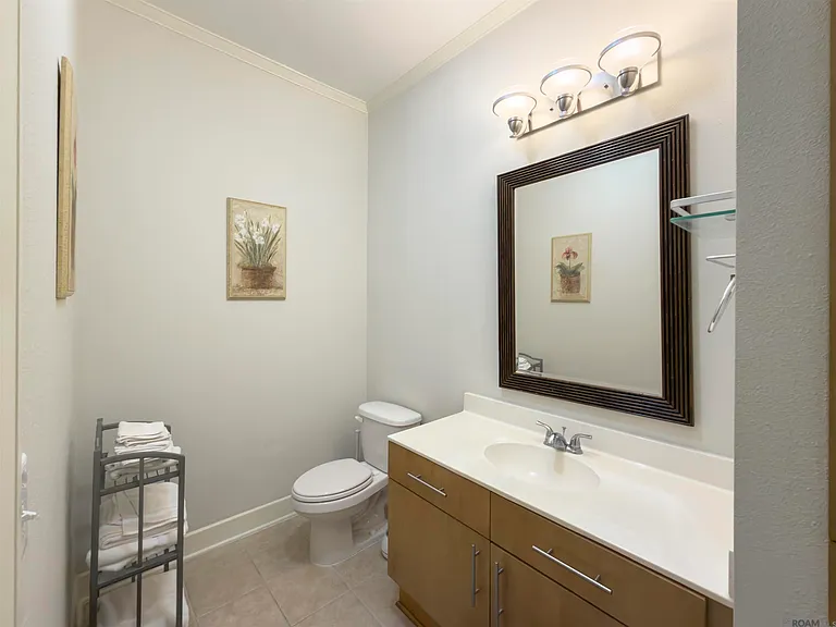 7707 Bluebonnet Blvd #408 — Photo 8