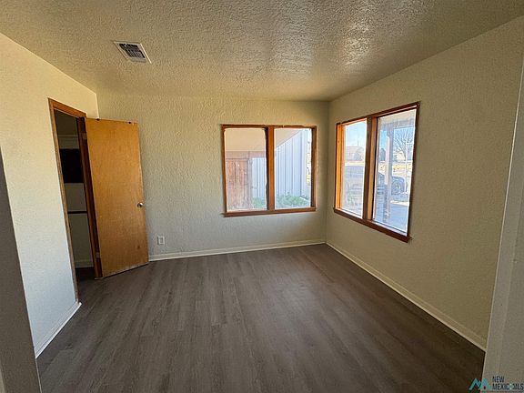 3rd image of 202 N 8th St