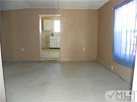 5th image of 219 S Schutz Dr