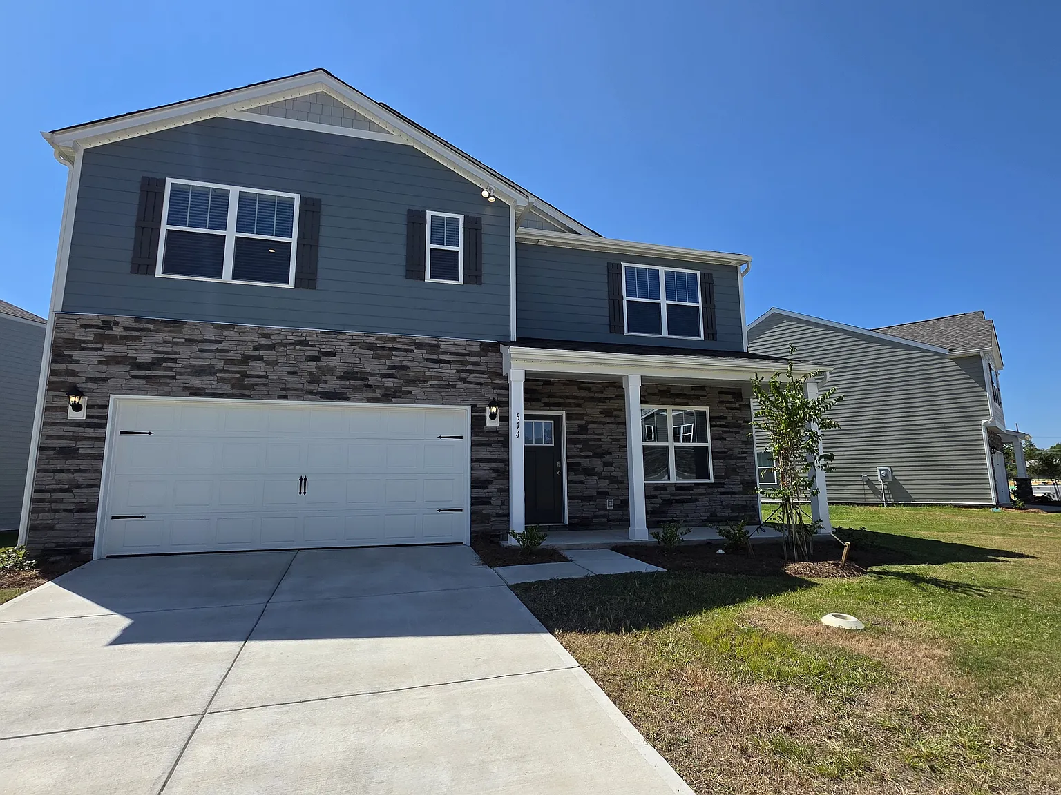5 bed, 2511 sqft, $2,650 — Photo 1