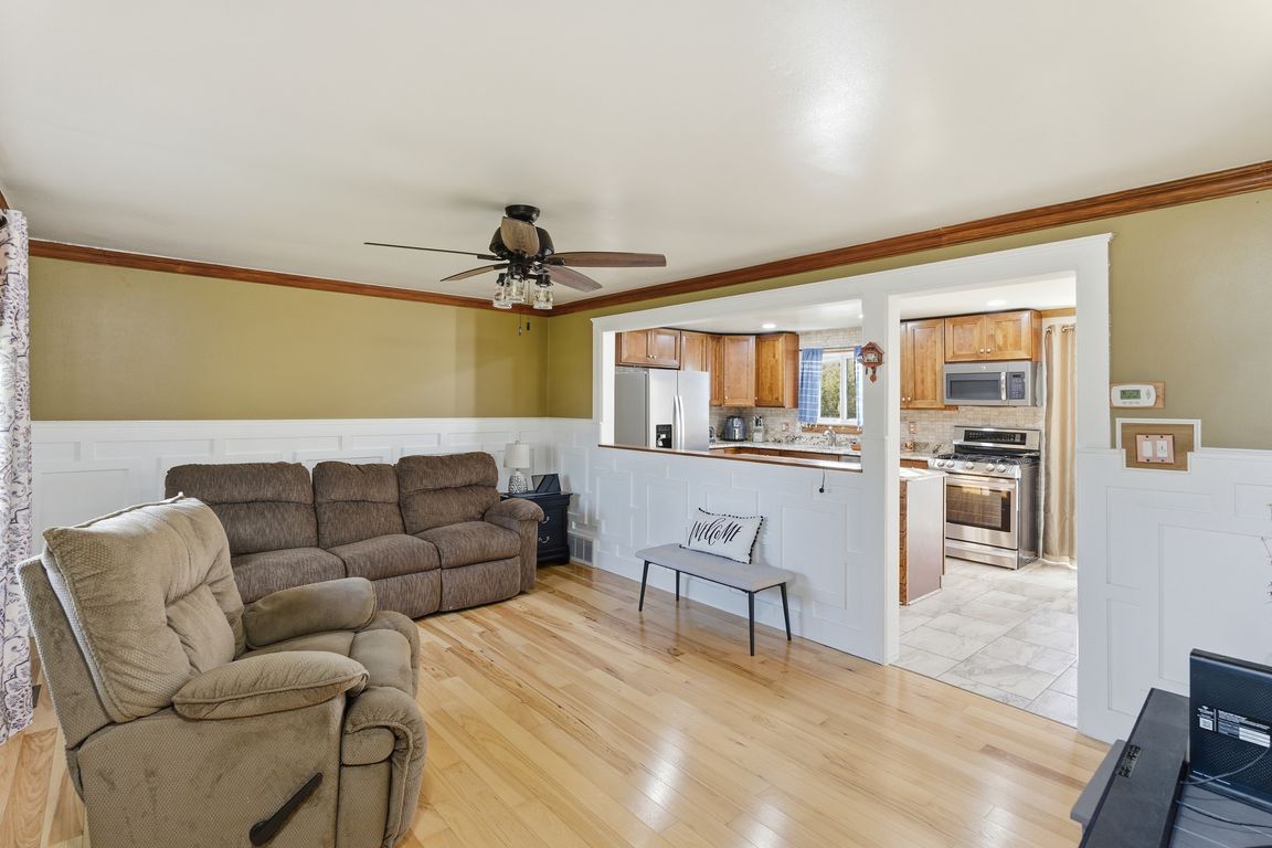 next background image