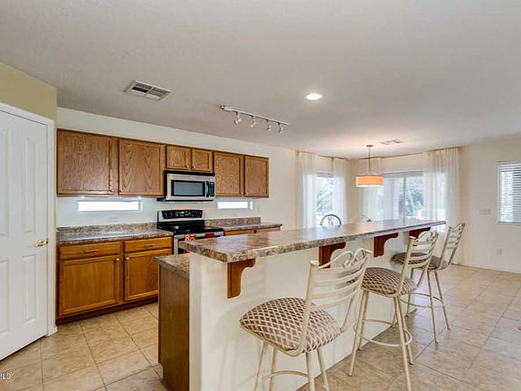 5th image of 2405 E Valencia Dr