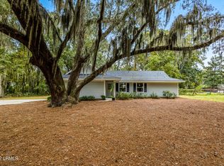 299 Broad River Dr, Beaufort, SC 29906