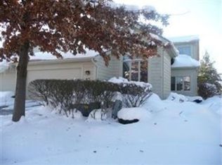 18 Waterford Ln #A, Beachwood, OH 44122