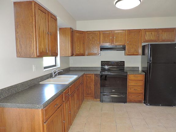 4th image of 1060 Wedgewood Ln
