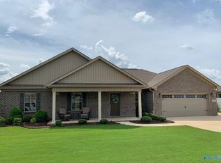 110 Stillwood Dr, Hazel Green, AL 35750