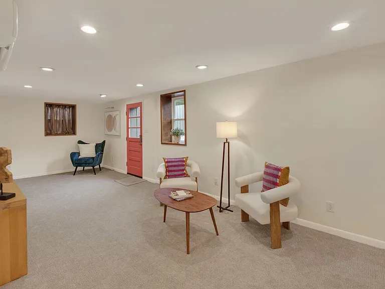 1408 Baker St #B — Photo 9