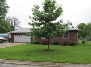 808 Buffalo Ln, Mount Vernon, IL 62864