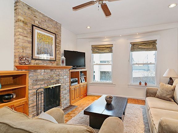 3rd image of 1043 W Belden Ave #3C