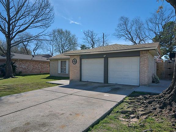 2nd image of 7523 Silent Wood Ln