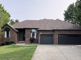 1992 W Arlington St, Springfield, MO 65810