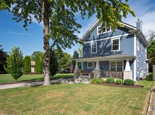 109 Grove Ave, Glen Ellyn, IL 60137