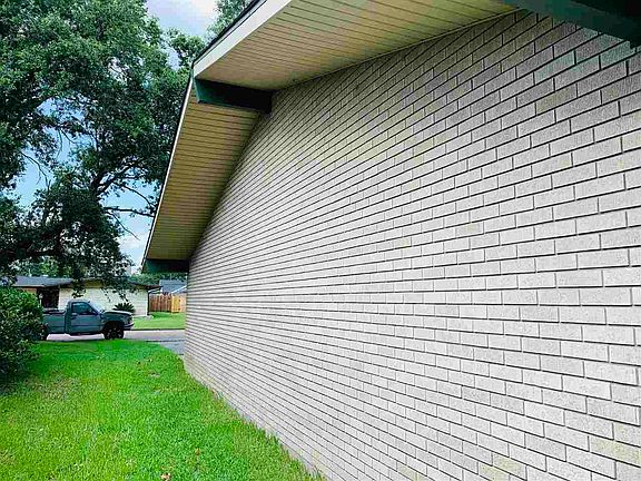 3rd image of 3111 Eugenia Ln