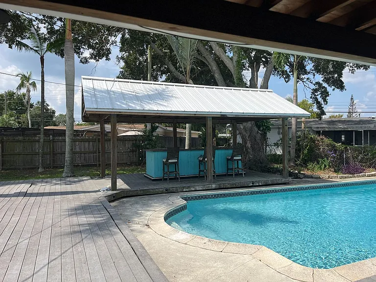 375 Carrousel Ct — Photo 21