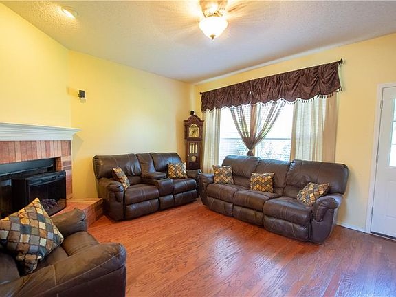 3rd image of 4609 Buffalo Bend Pl