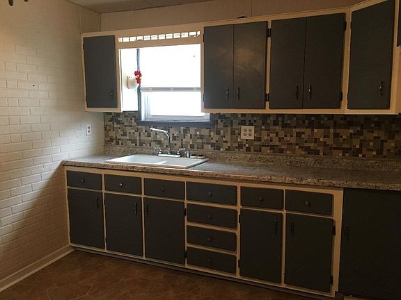 4th image of 109 Gilmour Ct
