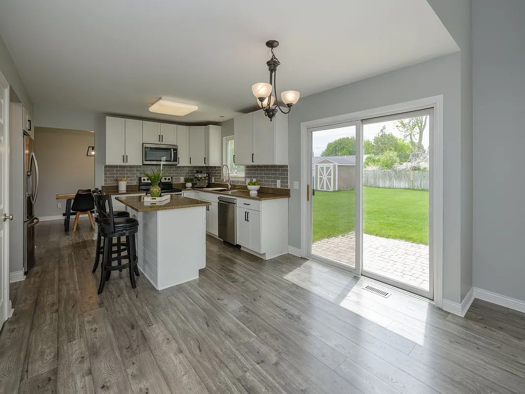4 bed, 2.5 bath, 2635 sqft, $2,750 — Photo 4
