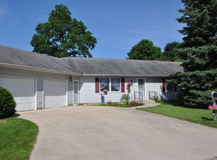 410 4th St, Howe, IN 46746