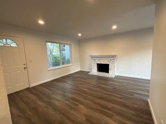 4th image of 6833 Scoter Way