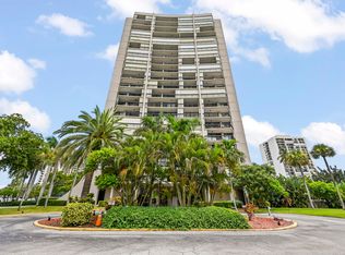 2425 Presidential Way APT 1006, West Palm Beach, FL 33401