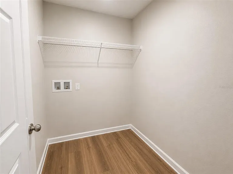 1352 Derry Ave — Photo 12