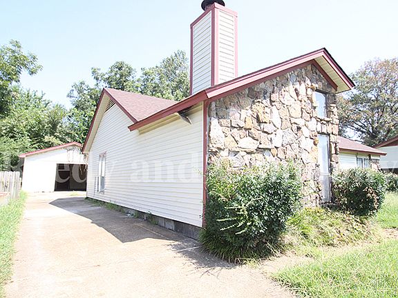 3rd image of 6060 Tall Willow Dr