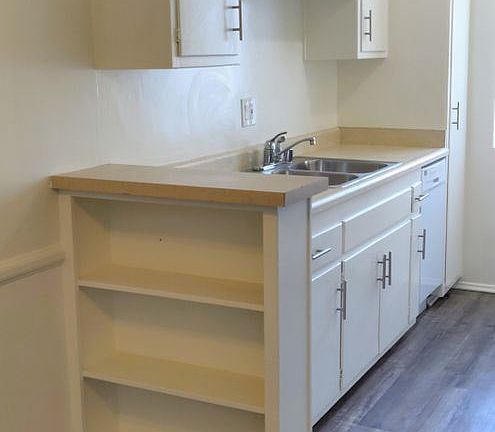 4th image of 5516 Corteen Pl APT 16