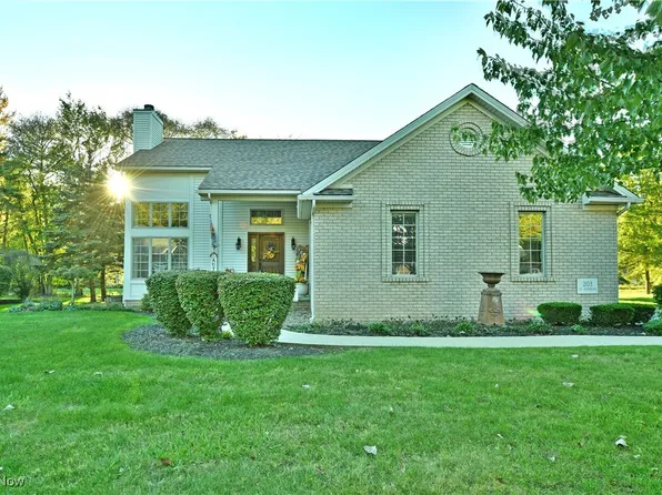 203 Saint Andrews, Cortland, OH 44410