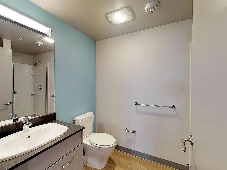 Zephyr Apartments — Photo 93
