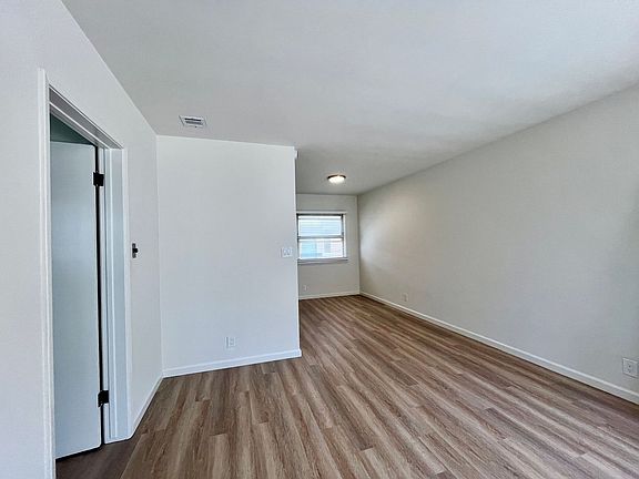 4th image of 101-111 W Sycamore Ave #831