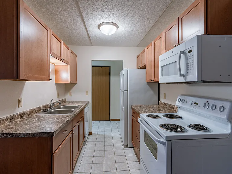 Fargo, ND France Apartments | Kitchen