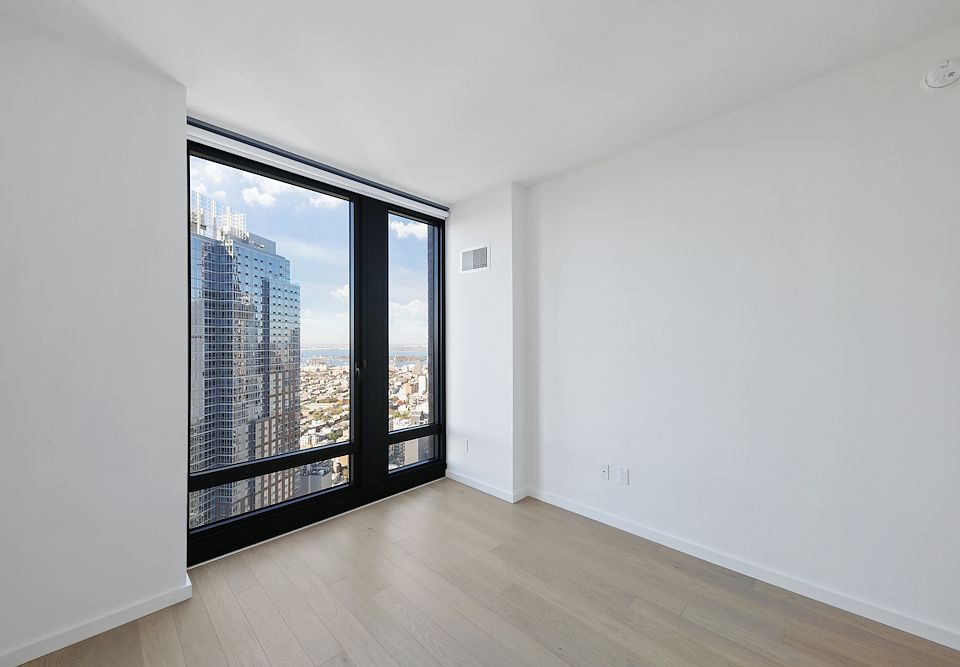 1st image of 250 Ashland Pl #Penthouse 3g
