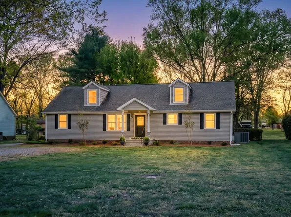 112 Fox Ridge Dr, Murfreesboro, TN 37128