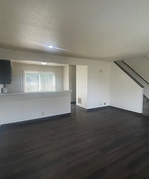 Willow Springs Apartments — Photo 30
