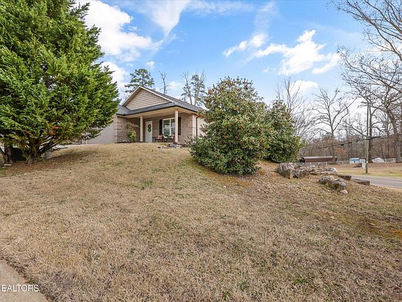 3rd image of 106 Ann Cove Ln